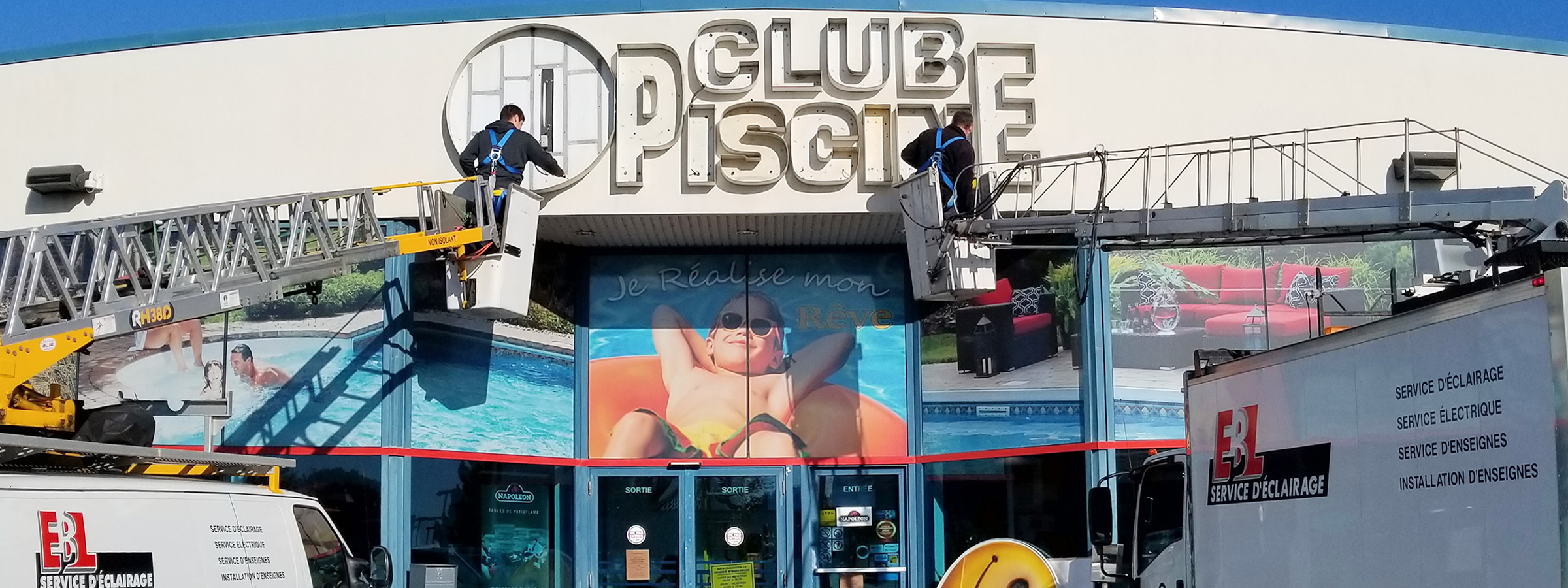 Spécialiste en ÉCLAIRAGE, ENSEIGNES<br>ET TRAVAUX EN HAUTEUR.